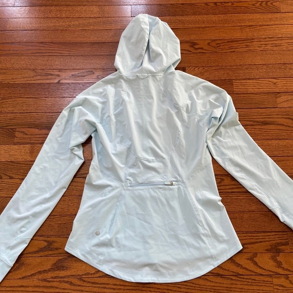 Like new Lululemon mist over windbreaker jacket - Picture 12 of 12